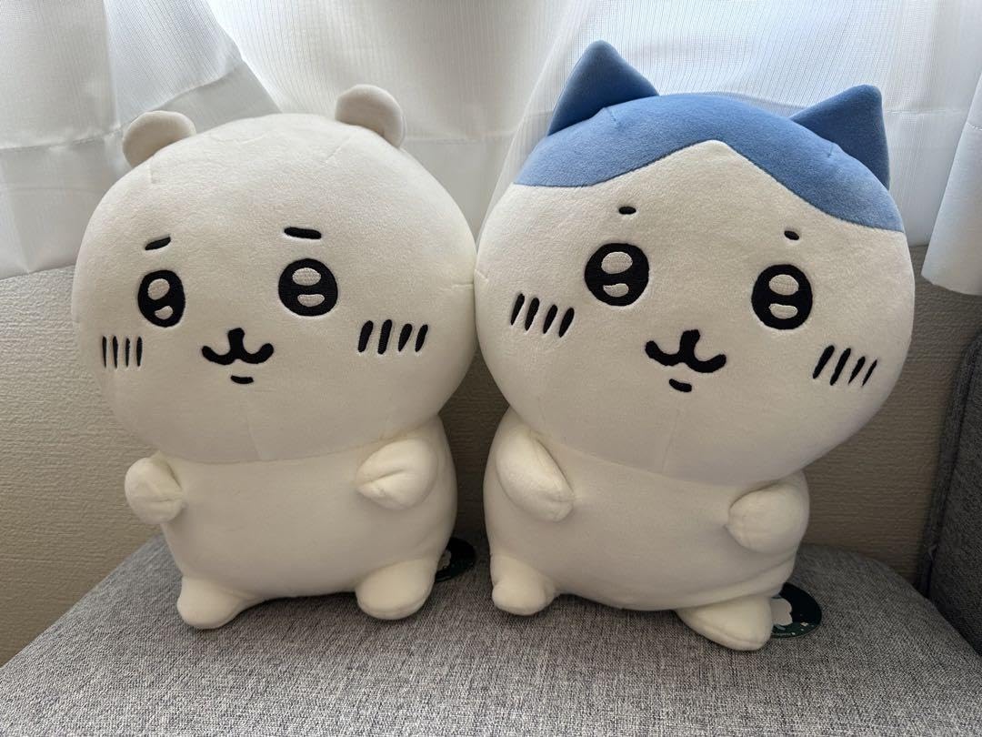 ハチワレ　ぬいぐるみ（M） ちいかわ ぬいぐるみM（お座りハチワレ） | ちいかわマーケット